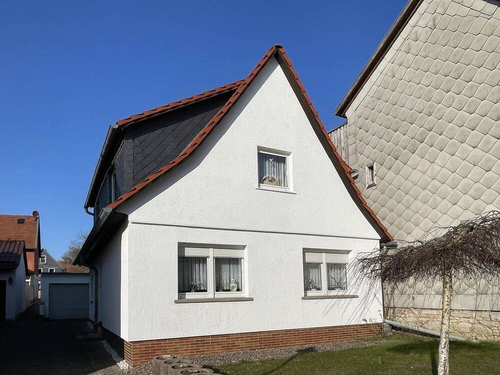Thumbnail-Kleines EFH mit Vorgarten und Innenhof