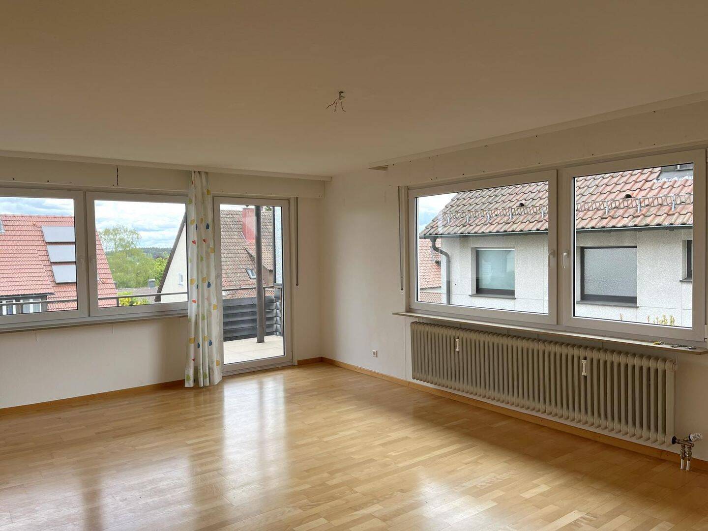 Thumbnail-Schöne, helle 4-Zimmer-Wohnung mit Balkon in begehrter Lage im Herrenfeld