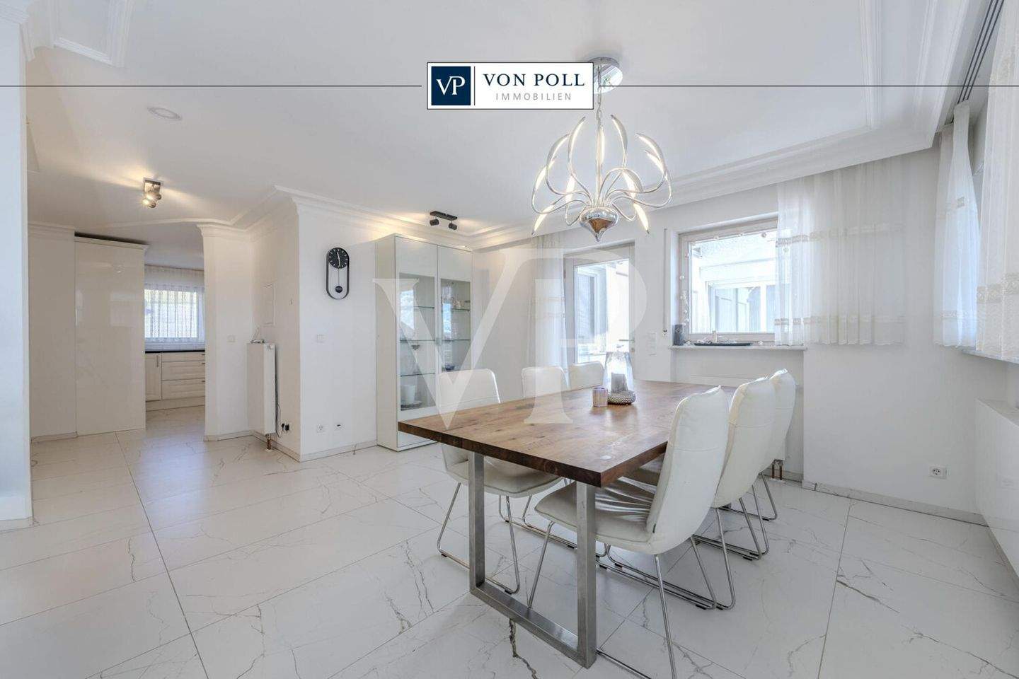 Thumbnail-Großzügiges Reihenendhaus mit 8 Schlafzimmern - ideal für Ihre Familie!