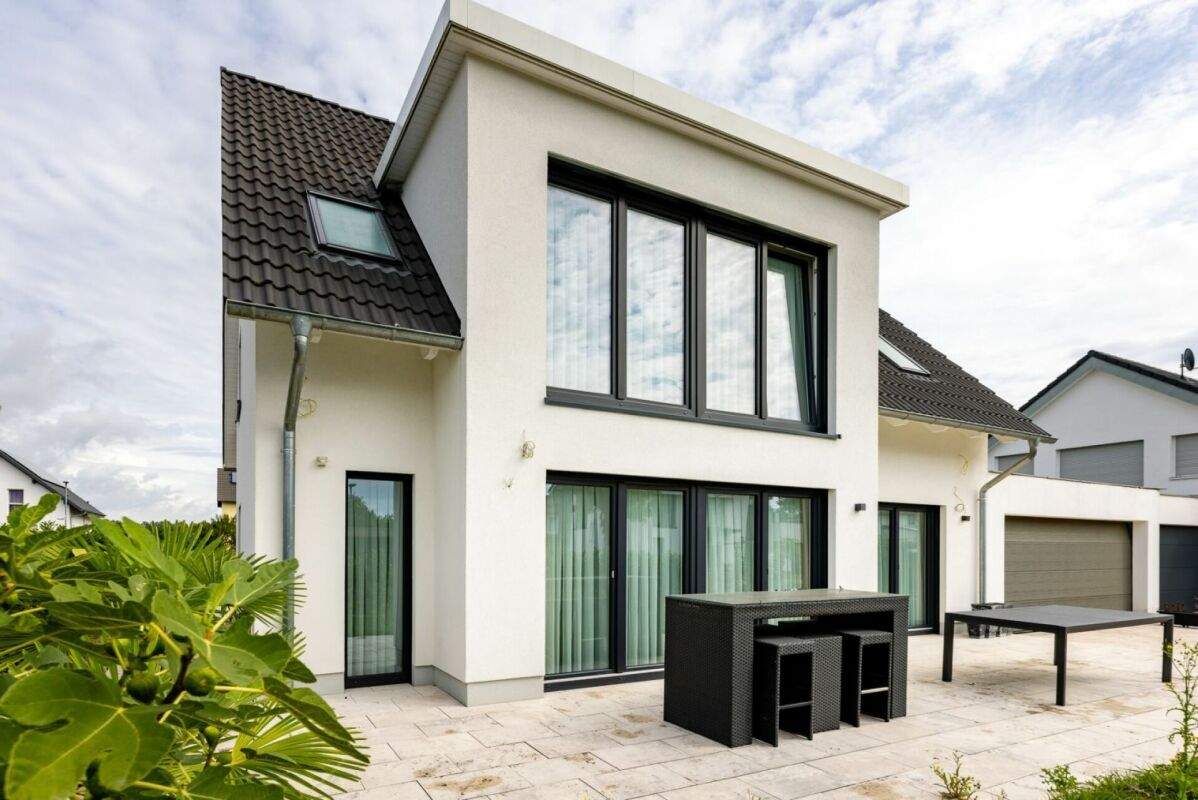 Thumbnail-Einfamilienhaus mit Einliegerwohnung - voll ausgestattet