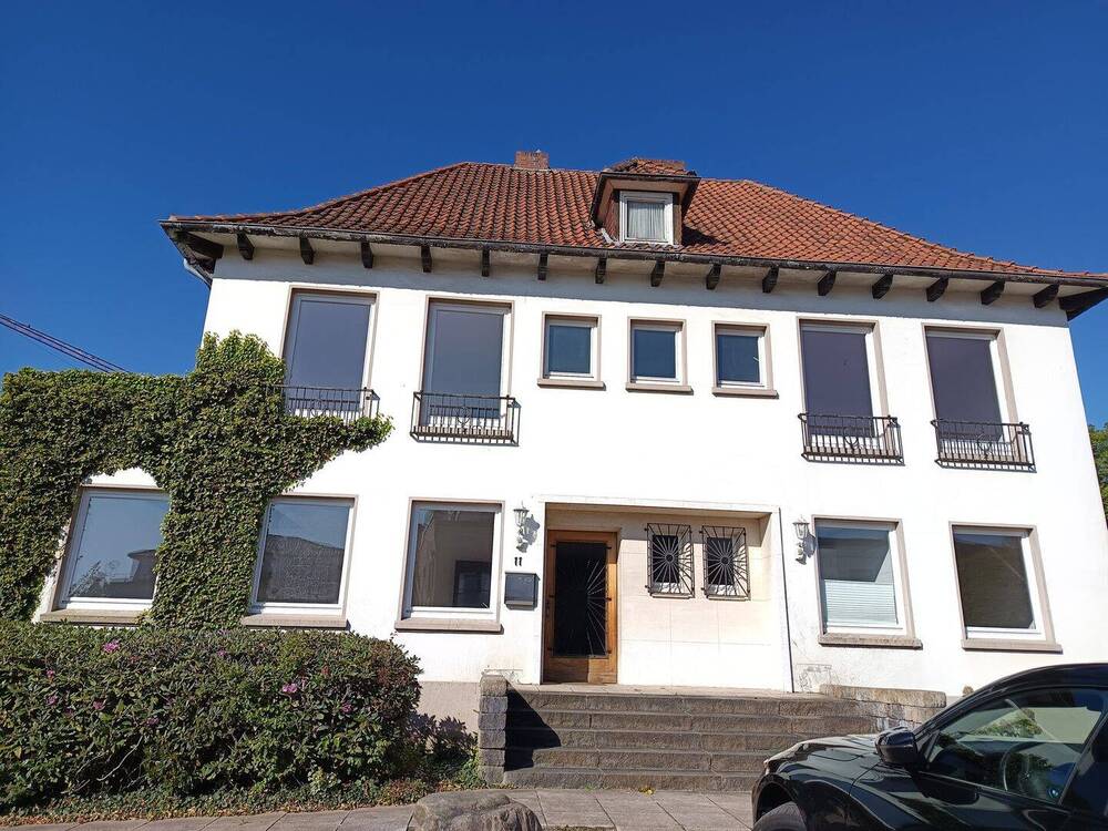 Thumbnail-Große Altbauwohnung mit Balkon - frei ab sofort