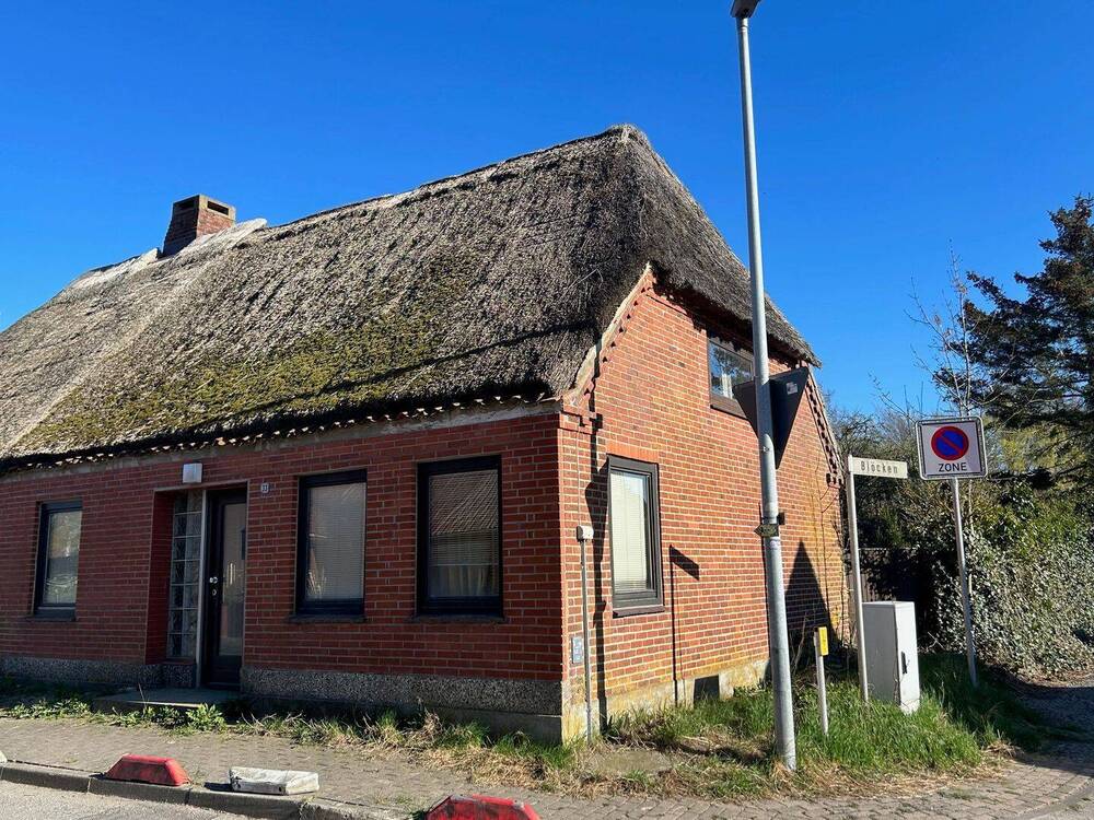 Thumbnail-Kleine Reetdach-Doppelhaushälfte in toller Lage von Dänschendorf- renovierungsbedürftig