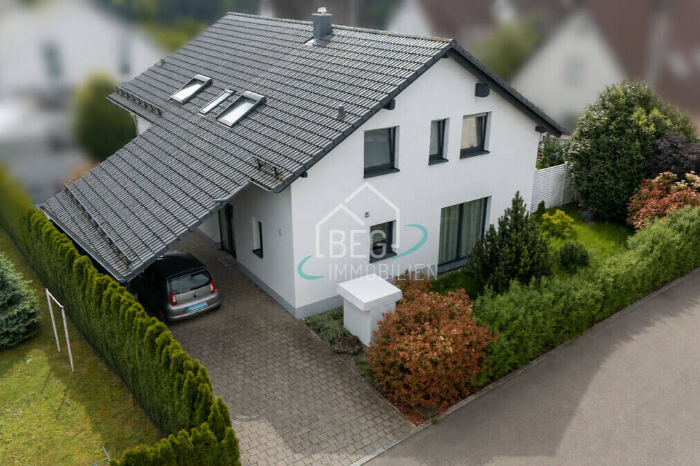 Thumbnail-Wohnen mit Perspektive: Exklusives Zweifamilienhaus in ruhiger Wohnlage
