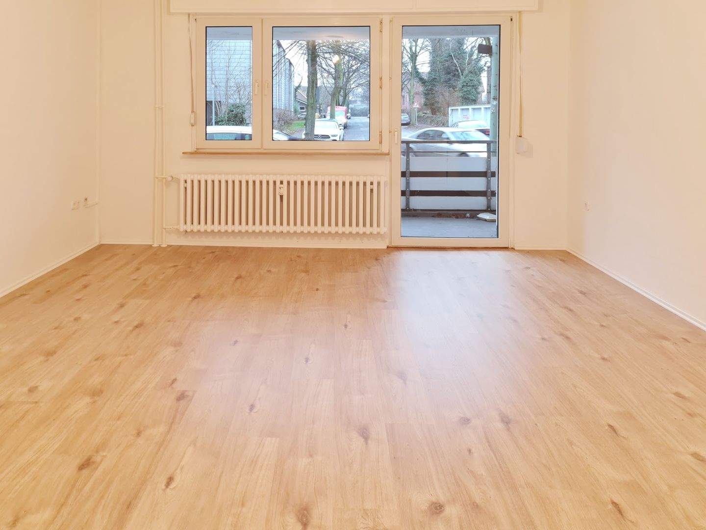 Thumbnail-Renovierte 2-Zimmer-Wohnung im Erdgeschoss mit Balkon zu vermieten! 1 Nettokaltmiete frei (2. Monat)