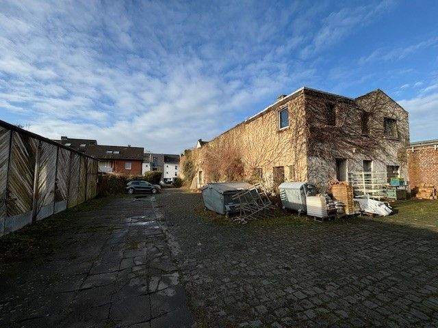 Thumbnail-Sanierungsbedürftige Gewerbefläche mit eigenem Bunker