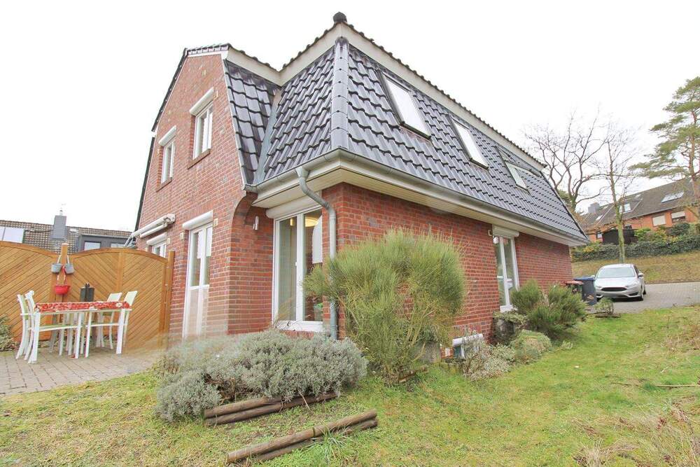 Thumbnail-Moderne Doppelhaushälfte sucht nettes Pärchen als neue Mieter.