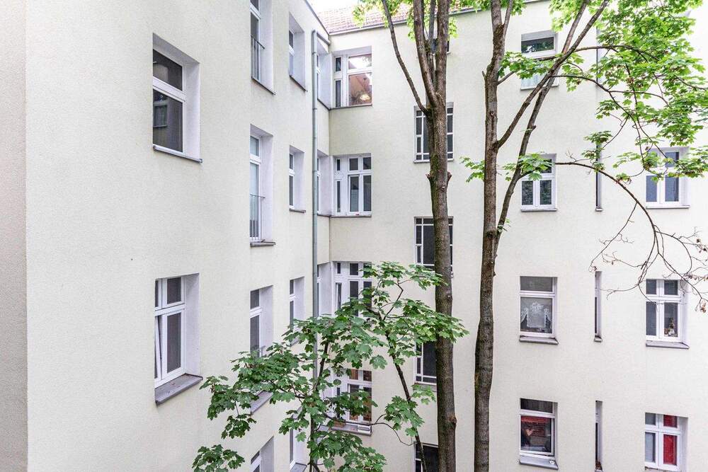 Thumbnail-Mehrfamilienhaus mit Ausbaupotenzial im Wedding