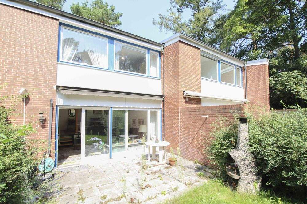 Thumbnail-Bezugsfrei: Gepflegtes 3,5-Zi.-Reihenmittelhaus mit Tiefgarage und Garten in Nikolassee!