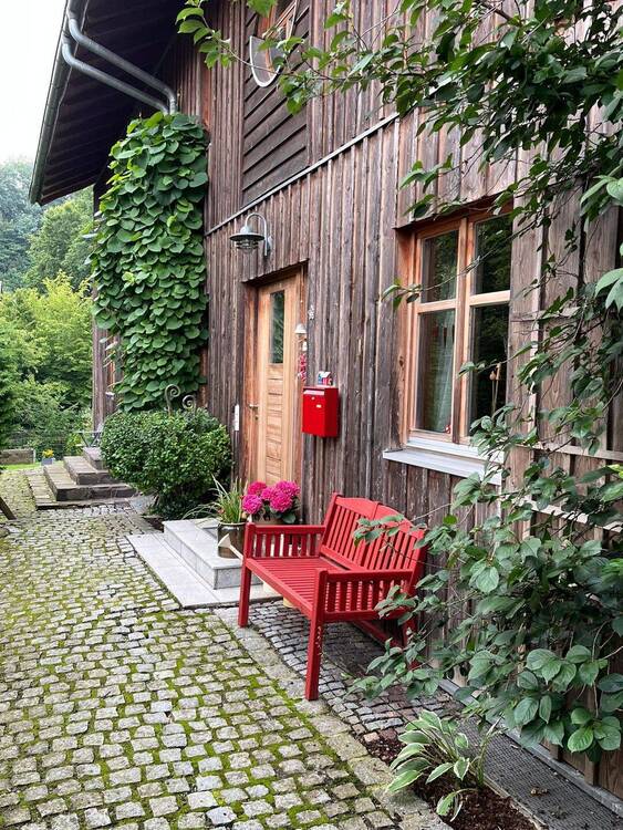 Thumbnail-6 Zimmer, großes Bad, 2 Gäste-WC, Vollkeller, ausgebautes DG, Carport, toller Garten - Niedrigenergiehaus sofort verfügbar