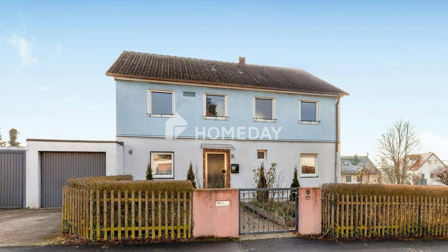 Thumbnail-Familienfreundliches Einfamilienhaus mit 7 Zimmern und zwei Garagen in Gaibach