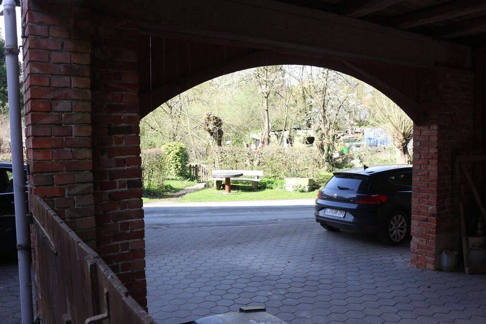 Thumbnail-Bäuerliches Landhaus mit Remise und Bachlauf