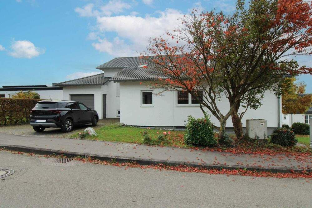 Thumbnail-Gepflegtes, lichtdurchflutetes Einfamilienhaus mit schönem Grundstück in Öpfingen