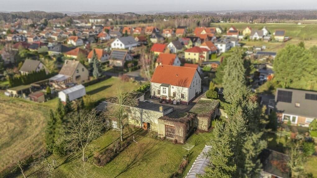 Thumbnail-Mehr Platz für Familie & Ideen - Zweifamilienhaus mit etwa 266 m² & 7.299 m² Grundstück - jetzt besichtigen!