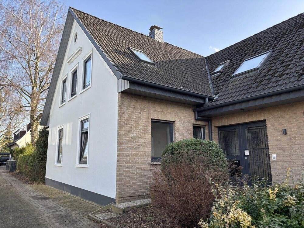 Thumbnail-Helle, großzügige Erdgeschosswohnung in zentraler Lage von Leeste!