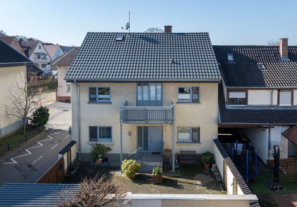 Thumbnail-Bezugsfreies, gepflegtes Zweifamilienhaus in zentraler Lage von Rauenberg-Malschenberg