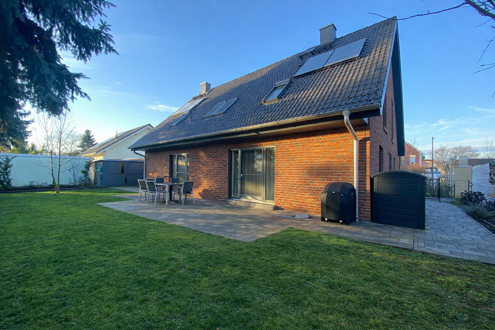 Thumbnail-Moderne Immobilie mit Einliegerwohnung, hochwertiger Ausstattung und Energieeffizienzklasse A