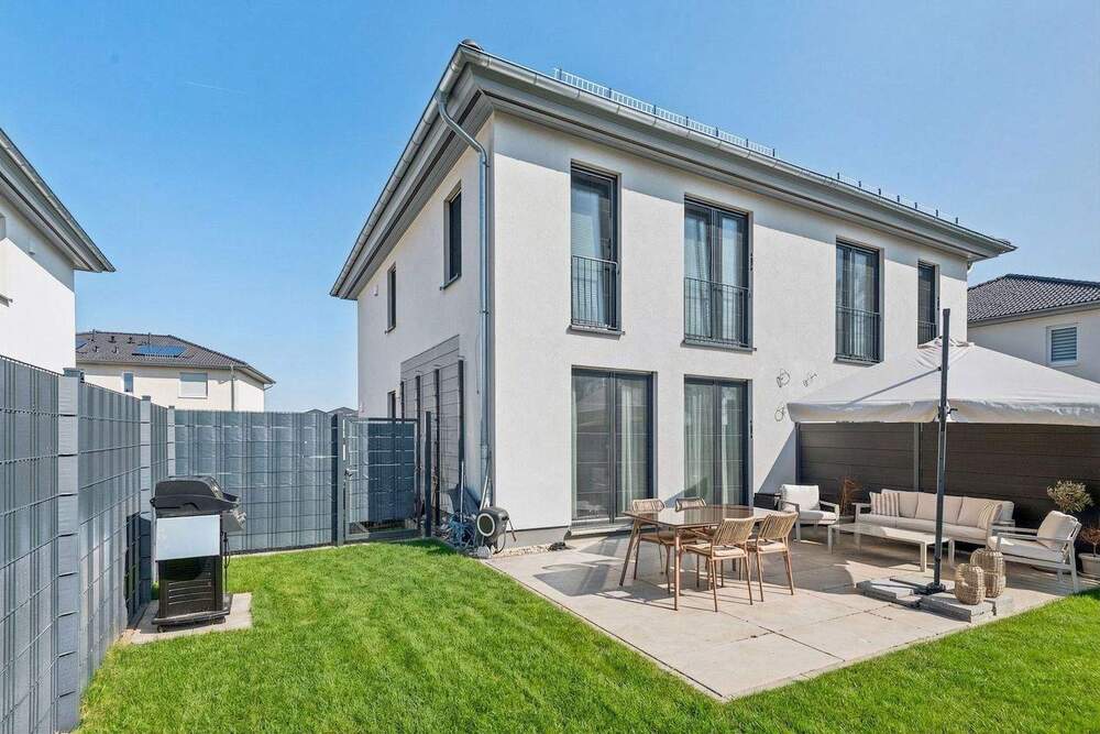 Thumbnail-Moderne Doppelhaushälfte mit hochwertiger Ausstattung und individuellem Charakter