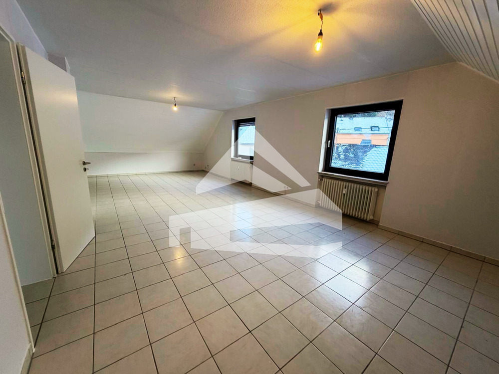 Thumbnail-Wohnen mit Weitblick: Charmante Dachgeschosswohnung mit Balkon in Kenn