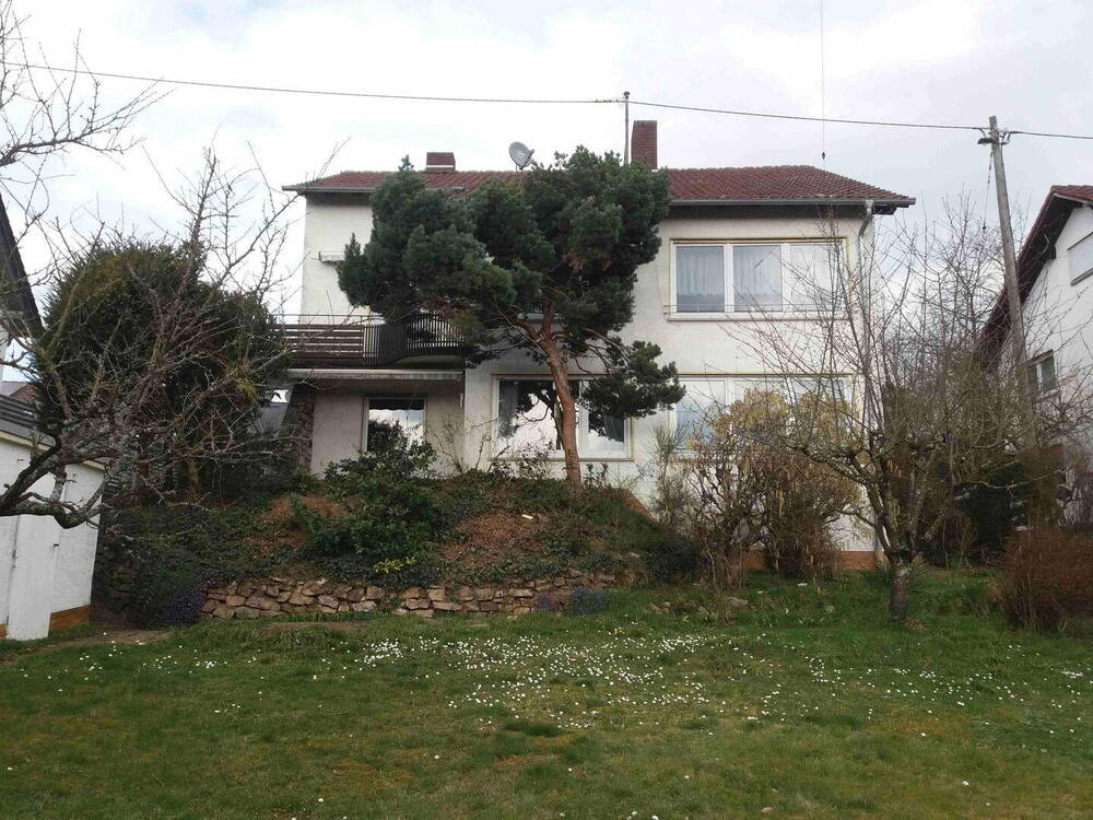 Südansicht mit Garten