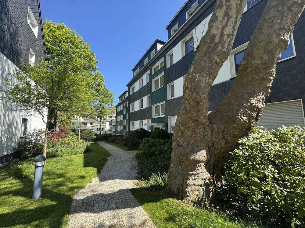 Thumbnail-Wohnen in Essen - Bredeney: Grosszügige ETW mit 2 Stellpätzen und Balkon