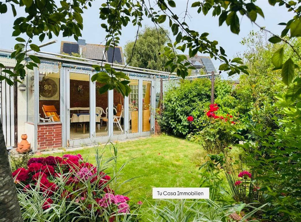 Thumbnail-Freistehendes Wohnhaus mit großem Gartengrundstück, unterkellert mit Garten + Garage
