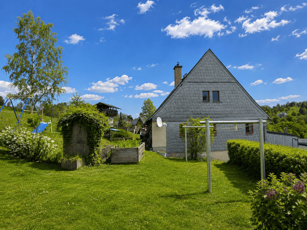 Thumbnail-Liebevoll saniertes Familiendomizil im Erzgebirge mit Garten und Ausbaupotenzial