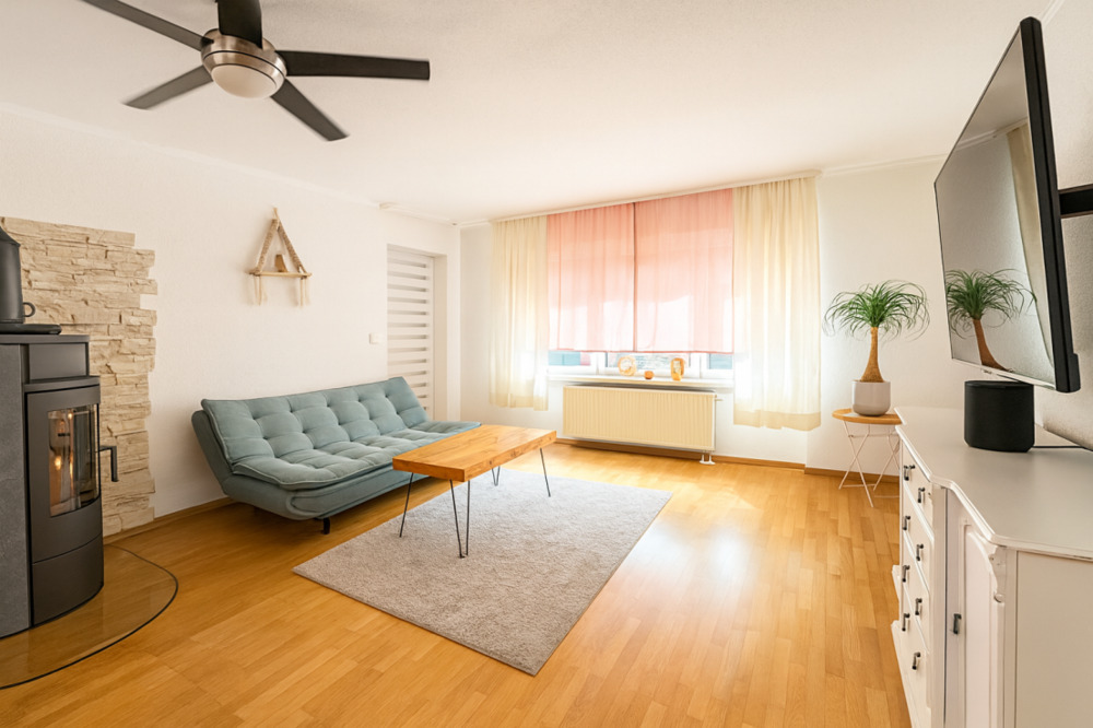 Thumbnail-Familienidylle am Feldrand: Großes Einfamilienhaus mit Garten, Kamin & Dachstudio in Freisbach