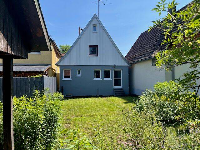 Hausrückseite mit Garten