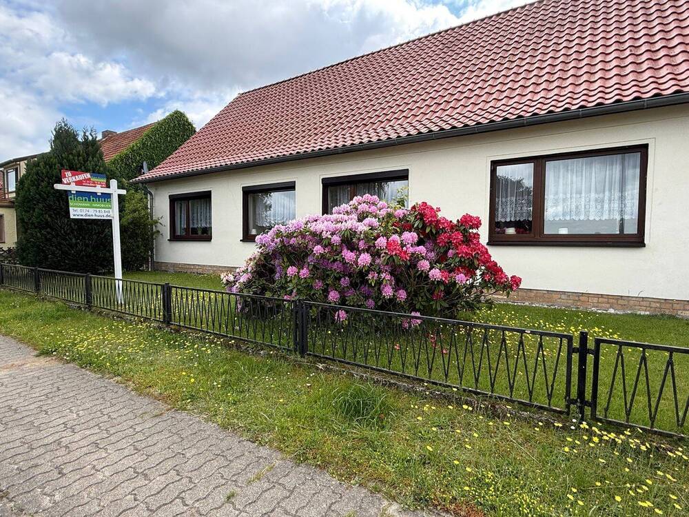 Thumbnail-Einfamilienhaus in Warnow mit großem Grundstück und Einliegerwohnung