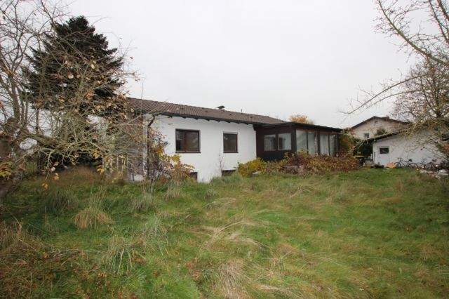 Thumbnail-sanierungsbedürftiger Bungalow in schöner Siedlungslage - 747