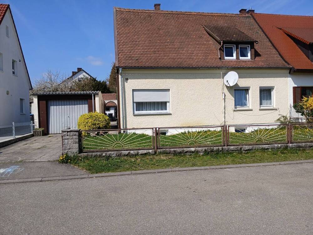 Thumbnail-Bezahlbar - Möglich gestaltbare 2 Wohnungen - Doppelhaus zentral in Crailsheim zu verkaufen