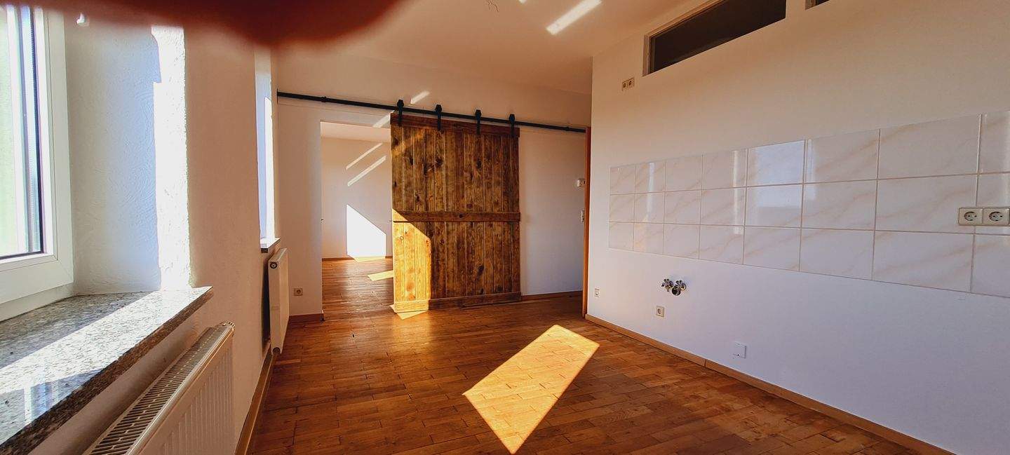 Thumbnail-Große 6-Zimmer-Wohnung mit richtig viel Platz und Charme