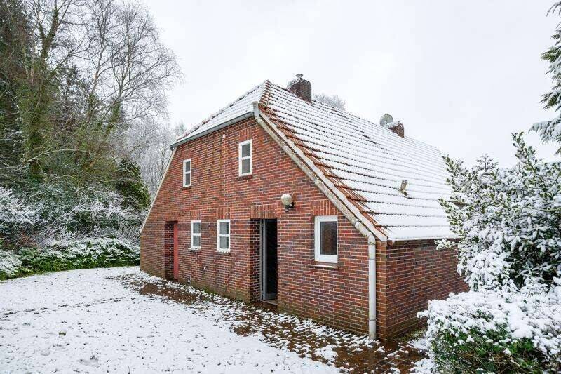 Thumbnail-TRAUMLAGE! Landarbeiterhaus mit Doppelgarage!