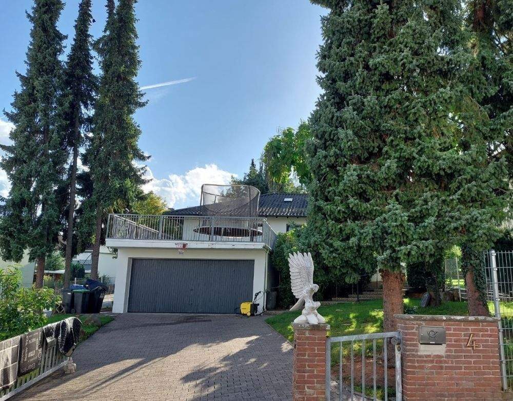 Thumbnail-Freisen-OT. Freistehender Bungalow mit Einliegerwohnung, Wintergarten, Gartenterrasse, Garten und Doppelgarage (zusätzliche Tor-Zufahrt Rückseite)