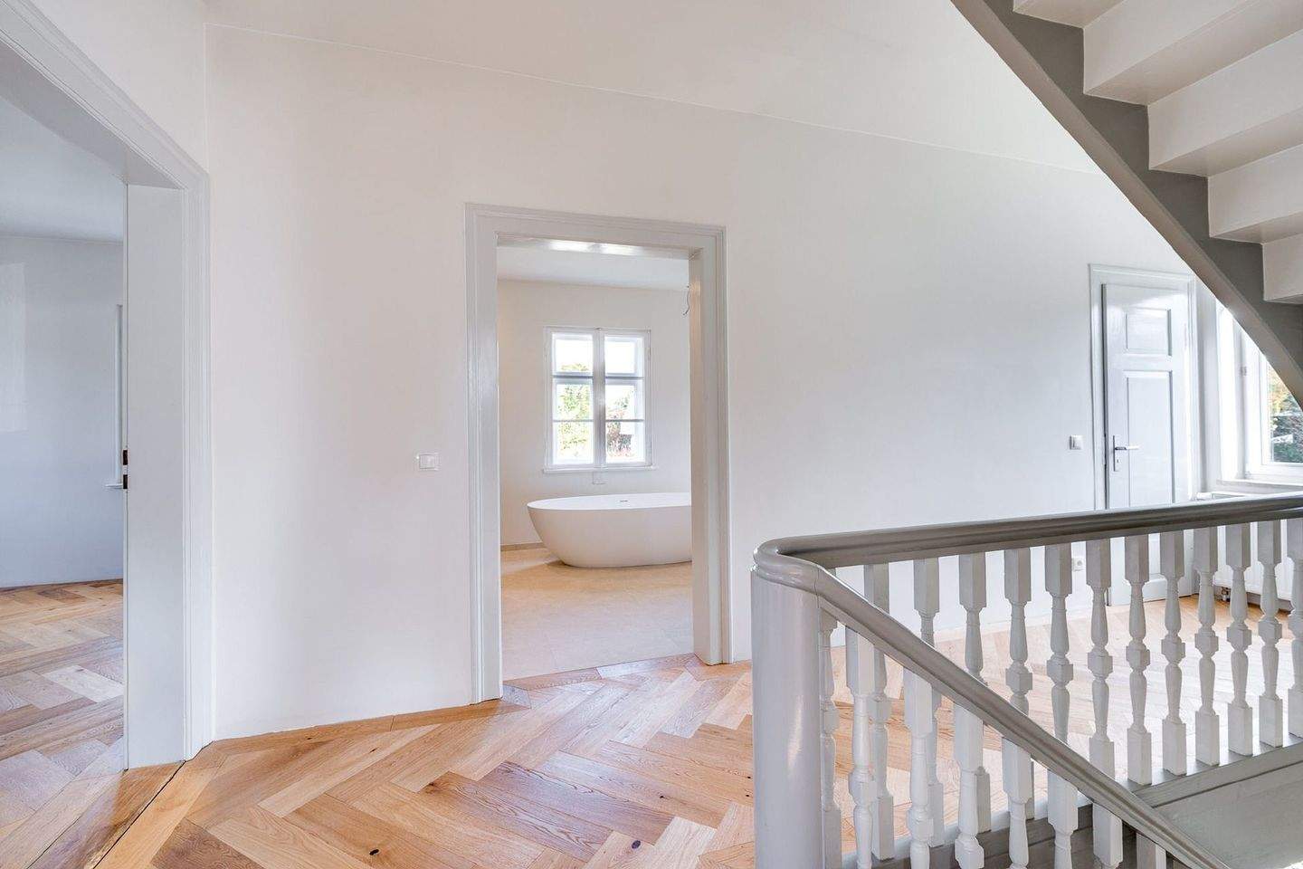 Thumbnail-AIGNER - Altbaucharme trifft auf Moderne - Einfamilienhaus in Starnberg-Percha