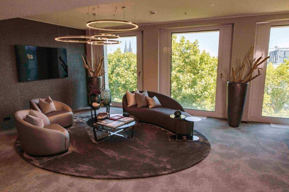 Thumbnail-Büro mit Blick auf Neumarkt & Kölner Dom - zentral & voll ausgestattet