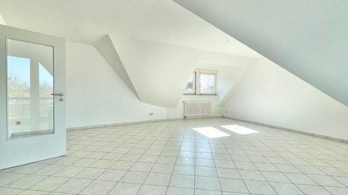 Thumbnail-Vermietet: Reichelsdorfer Keller: große DG 2-ZW, 78m² mit Balkonen und TG-Stellplatz im 2.OG