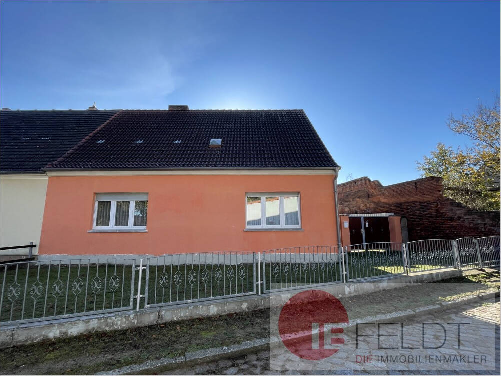 Thumbnail-Renovierungsbedürftiges Einfamilienhaus mit Nebengebäude + Gartenland