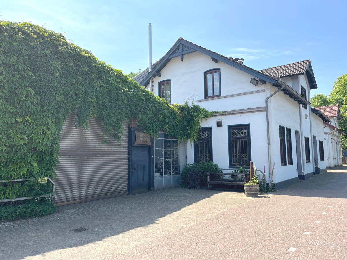 Thumbnail-PURNHAGEN-IMMOBILIEN - Großzügiges Zweifamilienhaus mit Gewerbefläche in zentraler Lage von Lesum