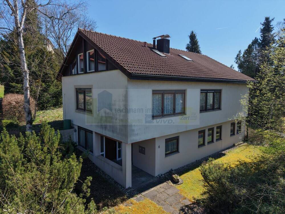 Thumbnail-Großzügiges Wohnhaus mit Einliegerwohnung, traumhaftem Grundstück und zusätzlichem Bauplatz in gefragter Lage von VS-Schwenningen!