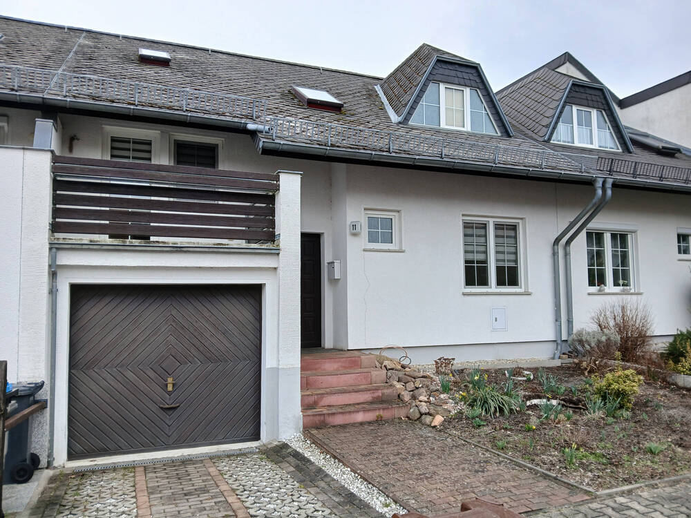 Thumbnail-attraktives Reihenmittelhaus mit kleinem Garten