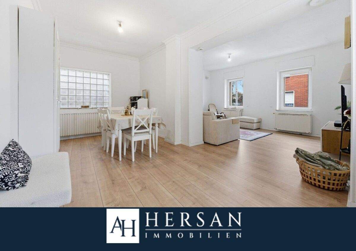 Thumbnail-Teilmodernisiertes Einfamilienhaus mit Wärmepumpe und Kamin in Würselen!