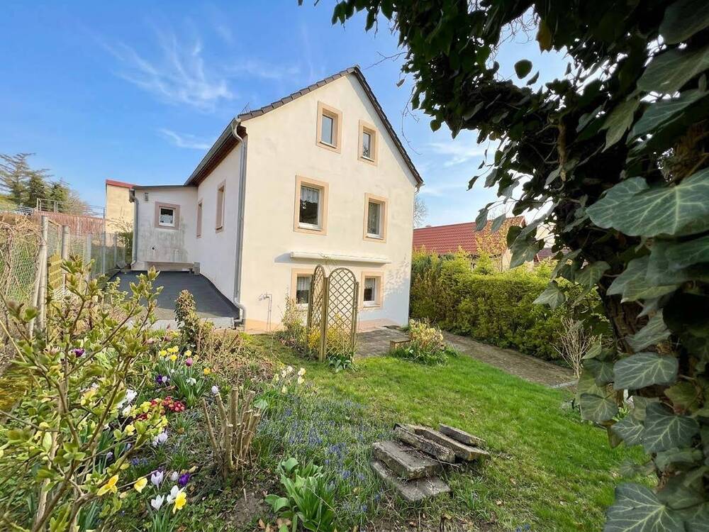 Thumbnail-GEPFLEGTES EINFAMILIENHAUS MIT VIEL PLATZ