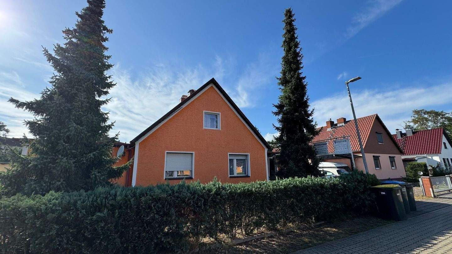 Thumbnail-Einfamilienhaus in Premnitz mit großem Grundstück zu verkaufen!