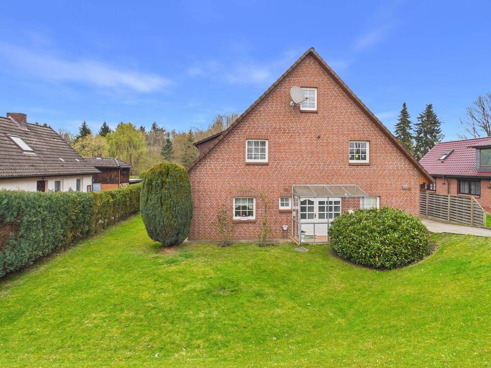 Thumbnail-Platz für die ganze Familie: Zweifamilienhaus mit Garten, Waldlage & Ausbaupotenzial!