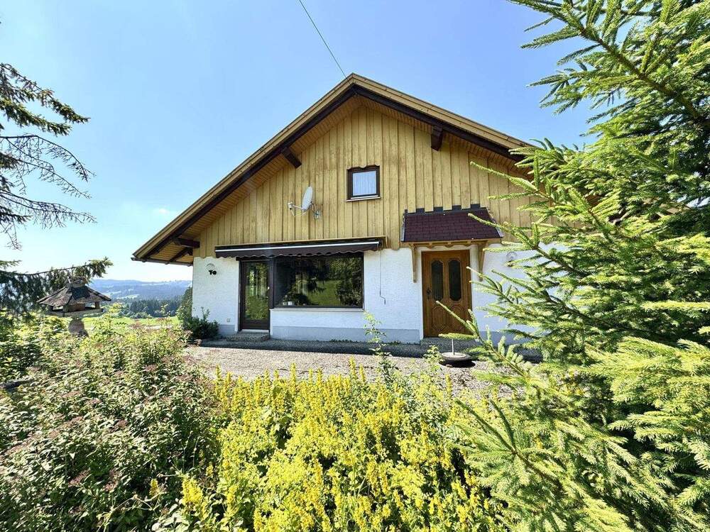 Thumbnail-Freistehendes Zweifamilienhaus mit vielseitigen Nutzungsmöglichkeiten bei Weiler-Simmerberg