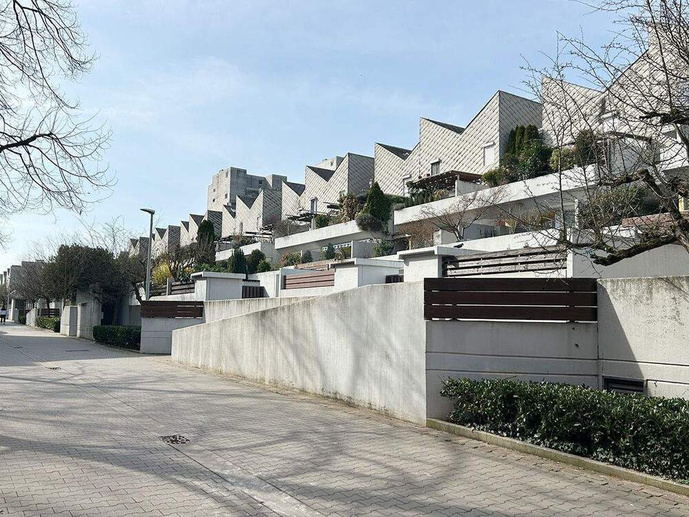 Thumbnail-Geräumige 3,5-(4-)Zimmer-Terrassen-Wohnung mit Einbauküche und 7 Meter langer Garage in S-Neugereut