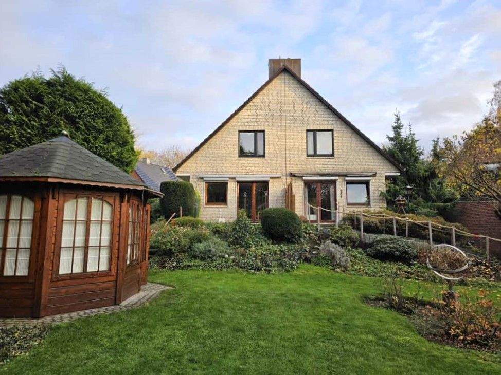 Thumbnail-Einfach schön! Moderne DHH mit tollem Garten