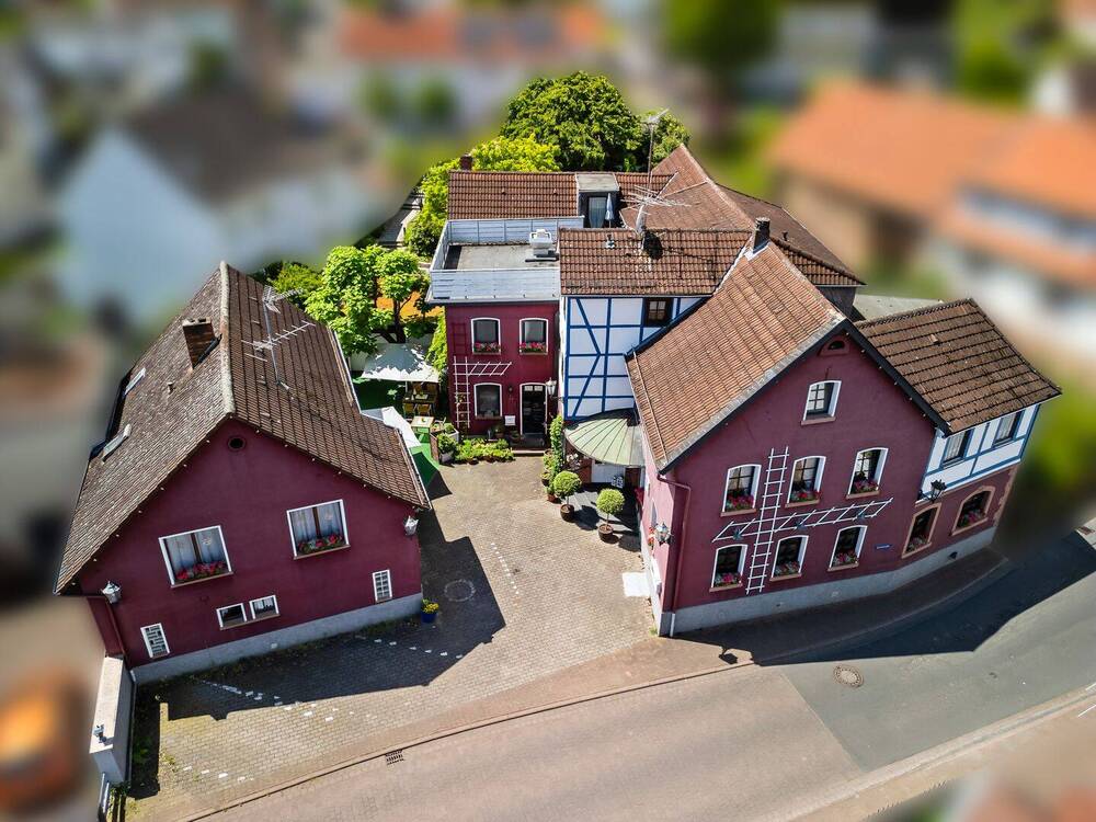Thumbnail-**Großzügiges Anwesen mit vielfältigen Nutzungs- und Entwicklungsmöglichkeiten**