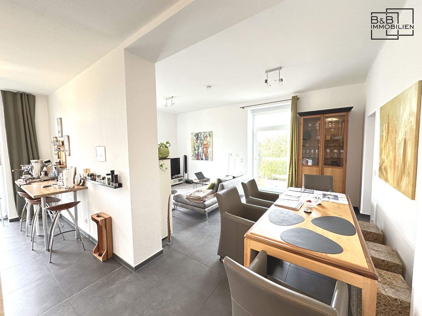 Thumbnail-B&B Immobilien: Stilvolle 3-Zimmer-Altbauwohnung mit Terrasse und Gartenfläche in Trier-Feyen